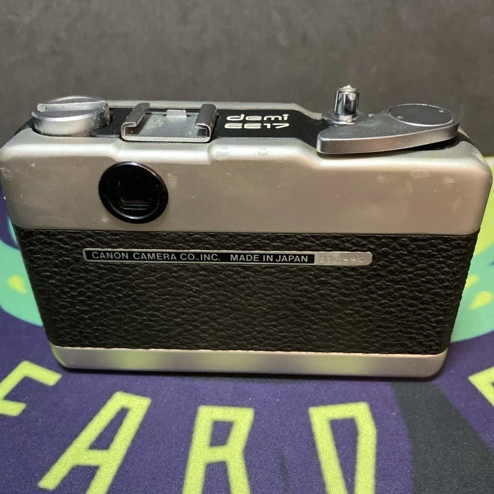 Vintage Canon Demi EE17 35mm Silver Half Frame Film Camera Nice B2